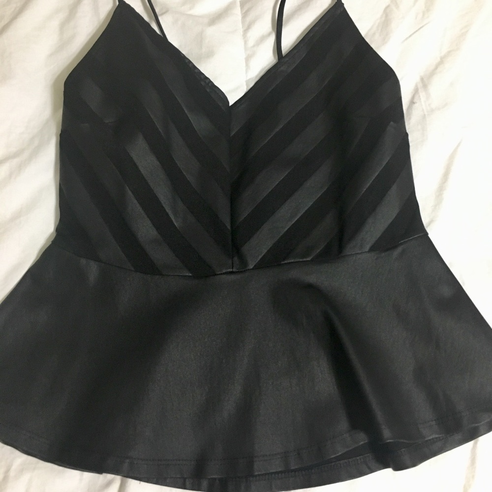 Spaghetti strap Top - Picture 2 of 3